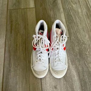 Nike Blazer Mid 77 Size 10/Orange